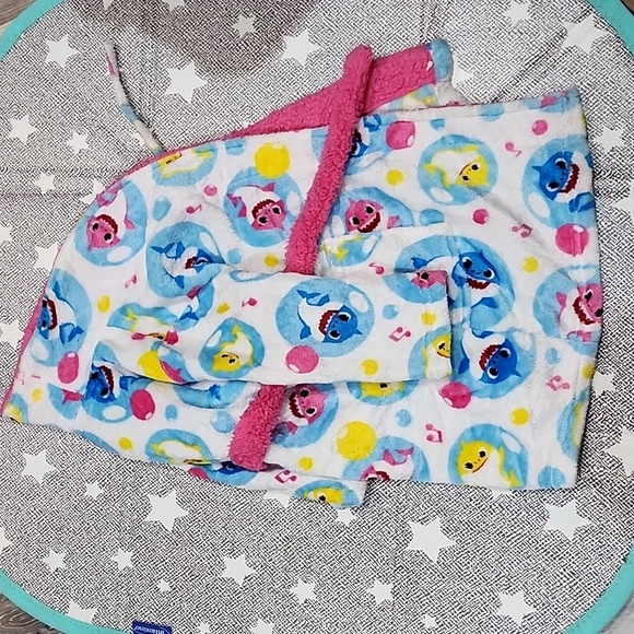 Bathrobe - Picture 2 of 3